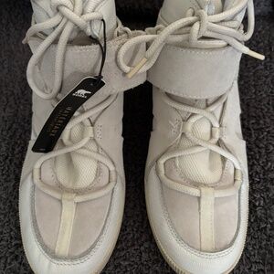 SOREL Out N About Sport Wedge Bootie New without a Box 9
